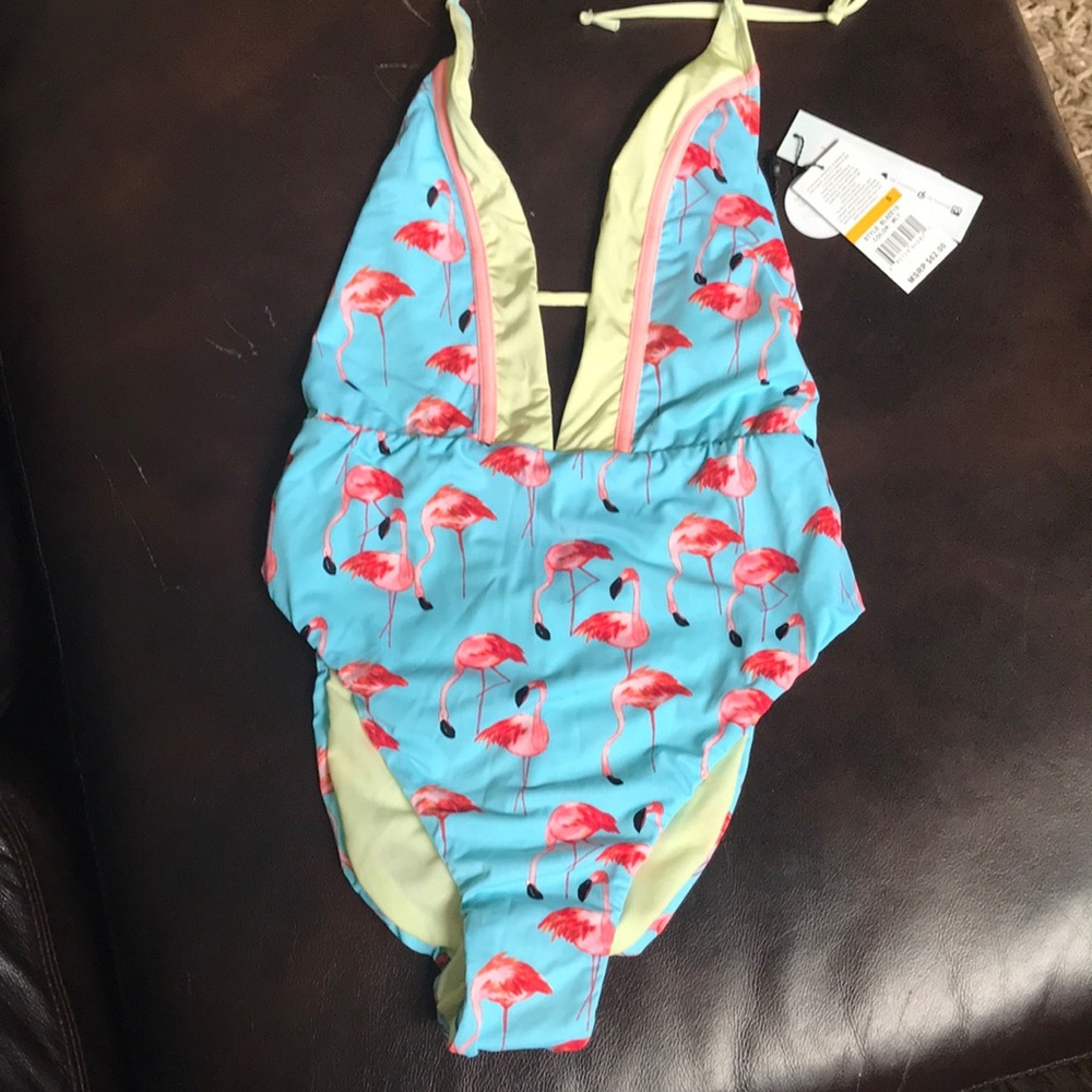 NWT scrunch butt Flamingo one piece swimsuit Sz s